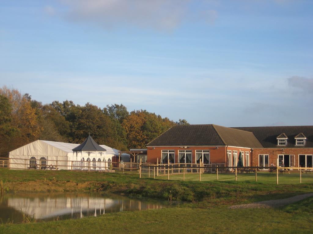 Silverstone Golf Club And Hotel Buitenkant foto